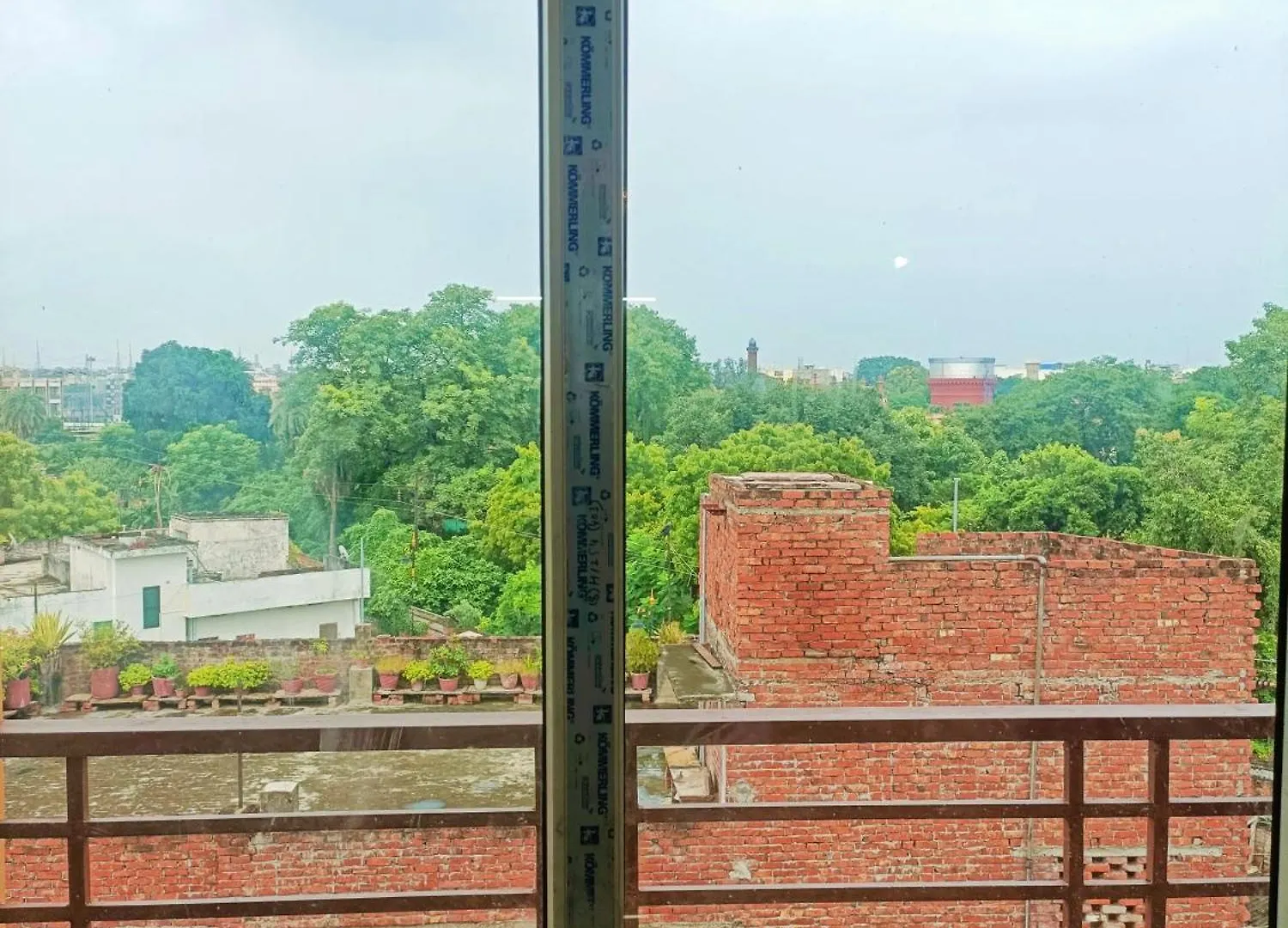Pretty Garden View Apartment 3Bhk Furnished Flat Near Kashi Vishwanath Temple Varanasi