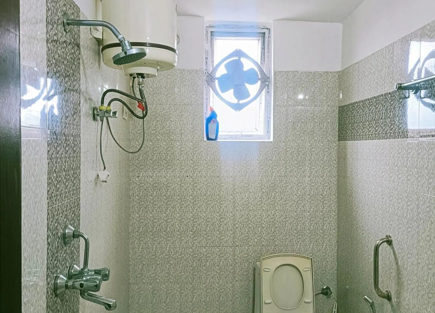 Pretty Garden View Apartment 3Bhk Furnished Flat Near Kashi Vishwanath Temple Varanasi