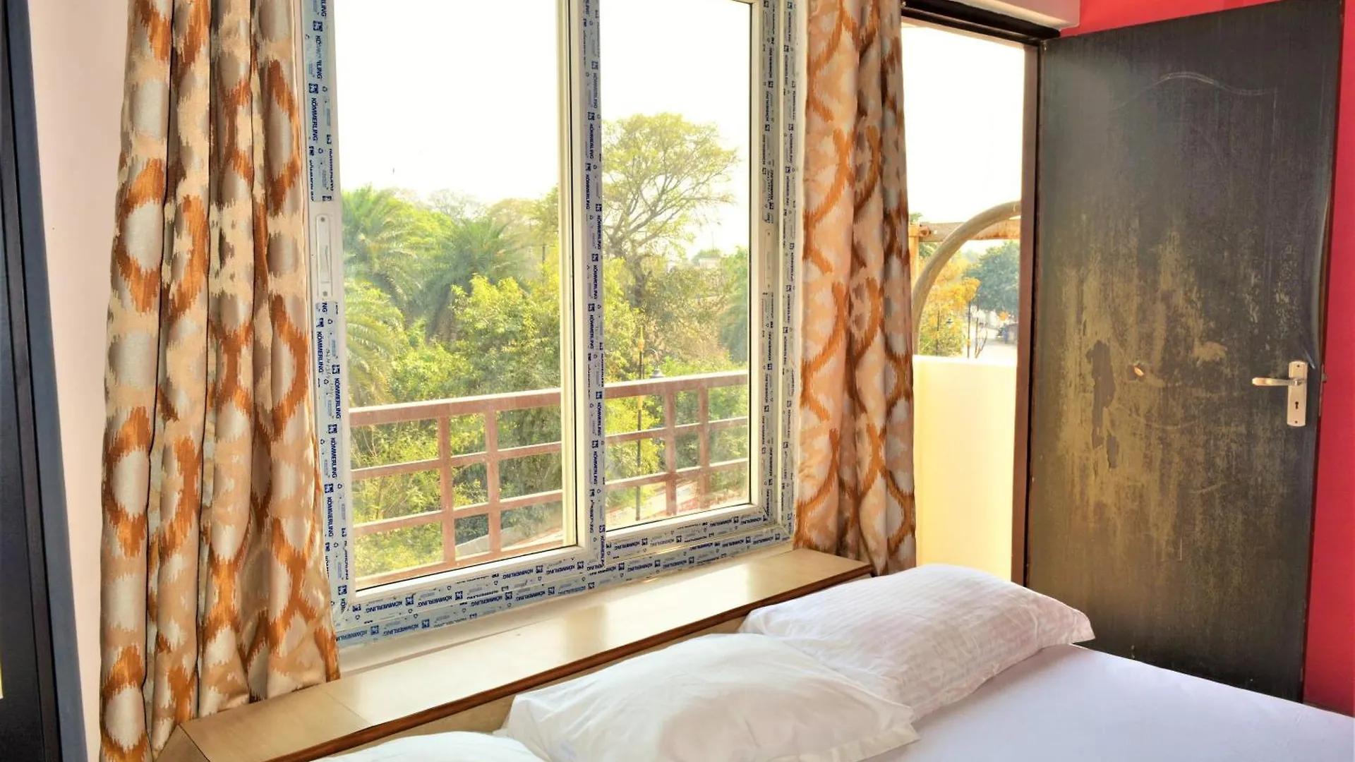 Pretty Garden View Apartment 3Bhk Furnished Flat Near Kashi Vishwanath Temple Varanasi 0*,