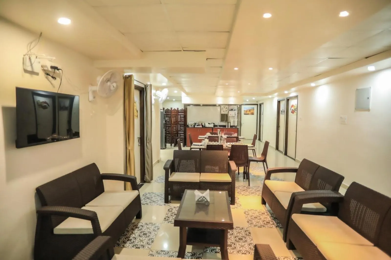 Pretty Garden View Apartment 3Bhk Furnished Flat Near Kashi Vishwanath Temple Varanasi India