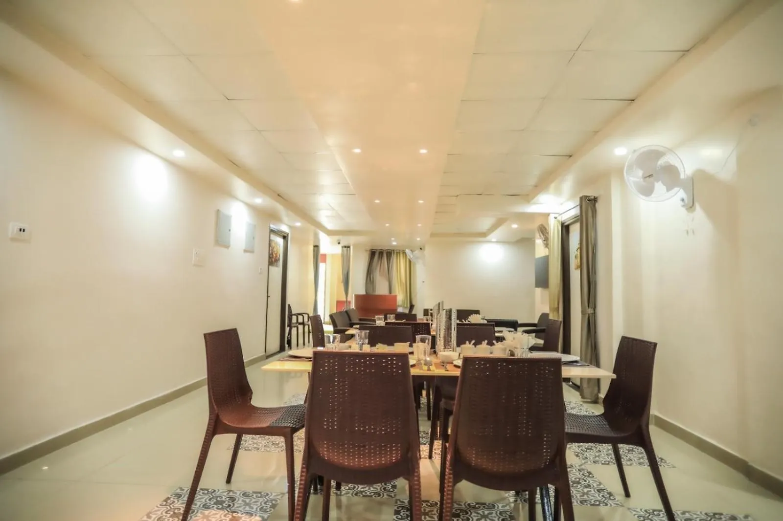 Pretty Garden View Apartment 3Bhk Furnished Flat Near Kashi Vishwanath Temple Varanasi