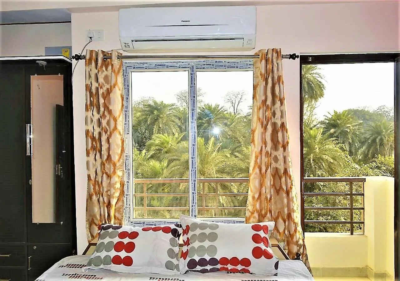 Pretty Garden View Apartment 3Bhk Furnished Flat Near Kashi Vishwanath Temple Varanasi
