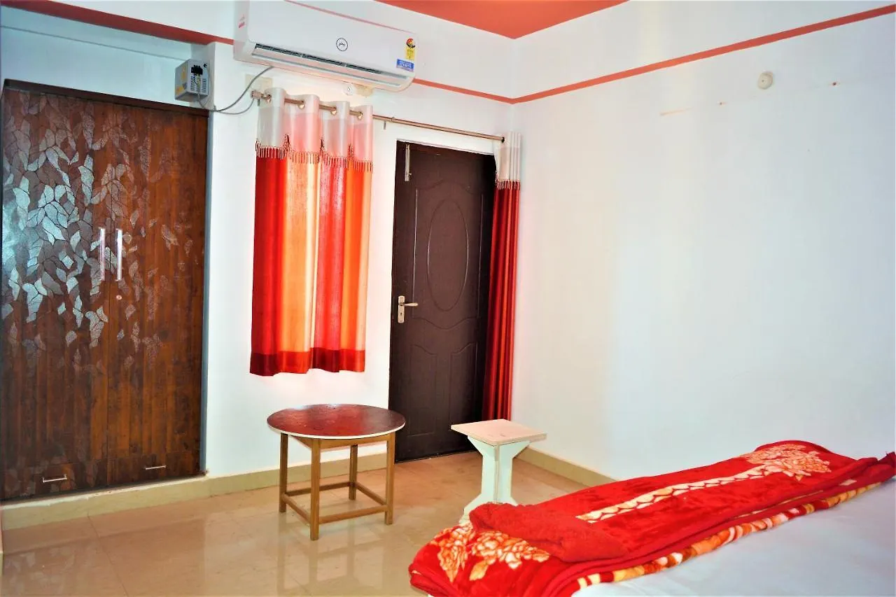 Pretty Garden View Apartment 3Bhk Furnished Flat Near Kashi Vishwanath Temple Varanasi