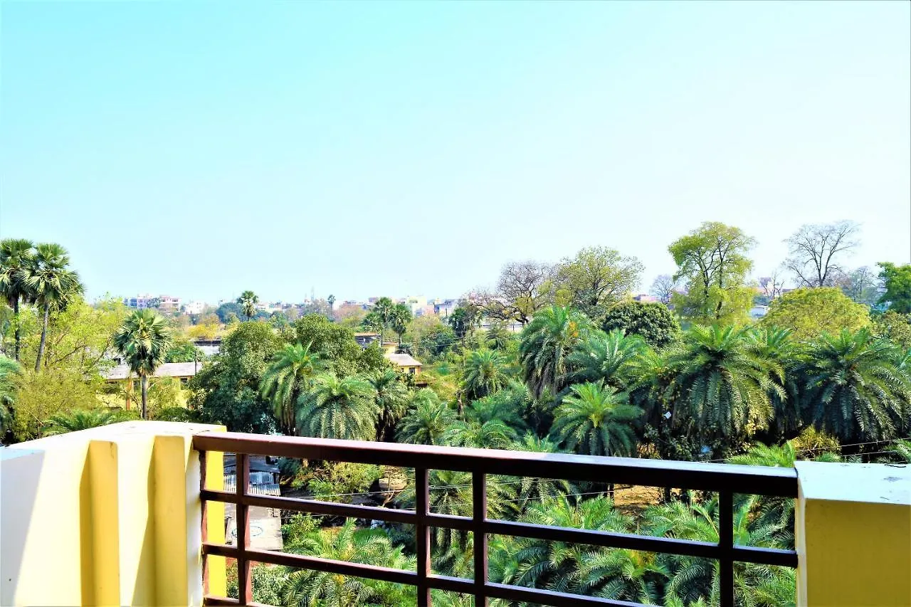Pretty Garden View Apartment 3Bhk Furnished Flat Near Kashi Vishwanath Temple Varanasi