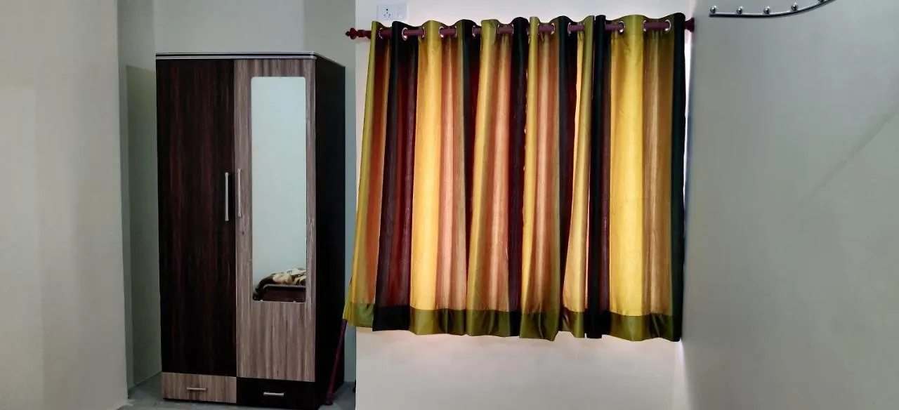 Pretty Garden View Apartment 3Bhk Furnished Flat Near Kashi Vishwanath Temple Varanasi