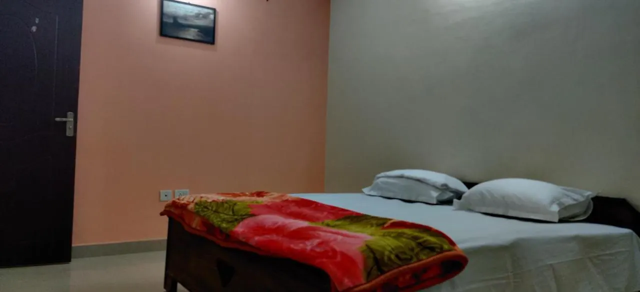 Pretty Garden View Apartment 3Bhk Furnished Flat Near Kashi Vishwanath Temple Varanasi 0*,  India