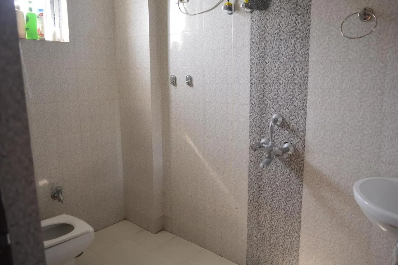 Pretty Garden View Apartment 3Bhk Furnished Flat Near Kashi Vishwanath Temple Varanasi