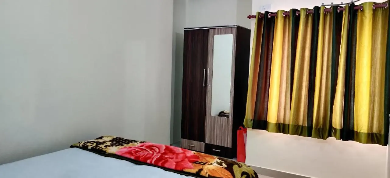Pretty Garden View Apartment 3Bhk Furnished Flat Near Kashi Vishwanath Temple Varanasi